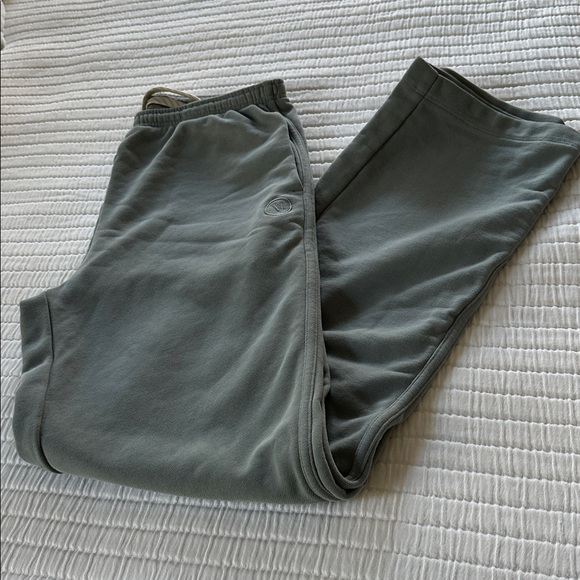 Vuori Restore Straight Leg Sweatpants in Soft Blue, size small - Picture 4 of 11